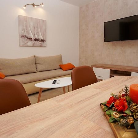 Apartment Ajdukovic Vodice Eksteriør bilde