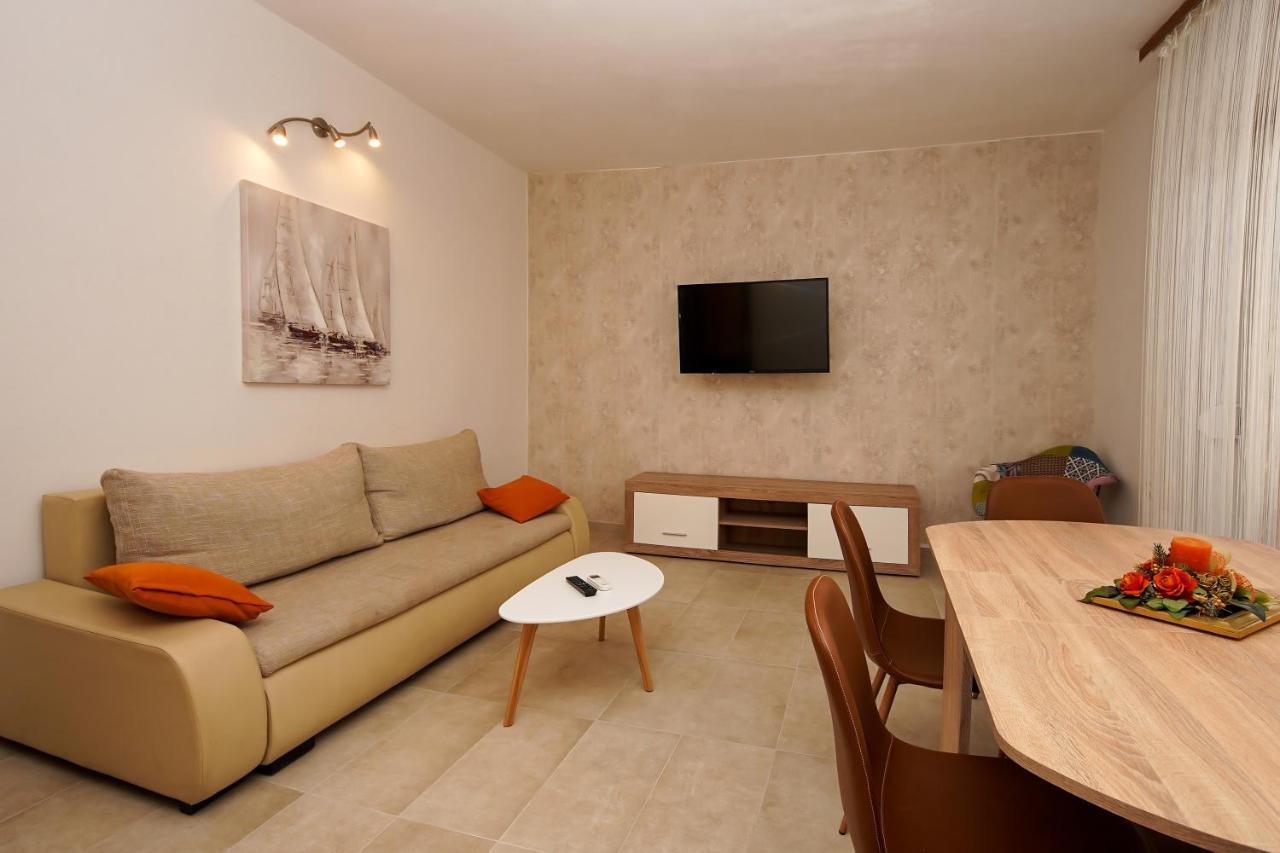 Apartment Ajdukovic Vodice Eksteriør bilde